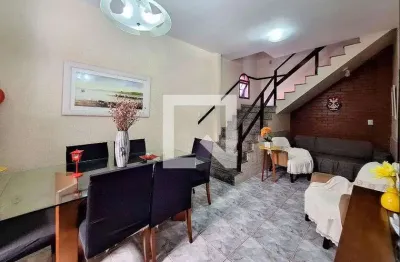 Casa com 3 quartos para alugar na Travessa Azanor de Perni, Fonseca, Niterói