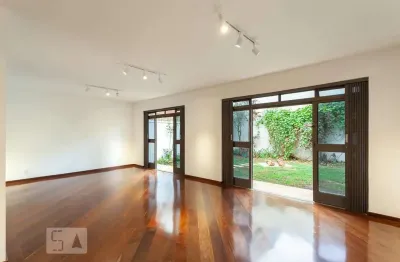 Casa com 4 quartos para alugar na Alameda dos Arapanés, Moema, São Paulo