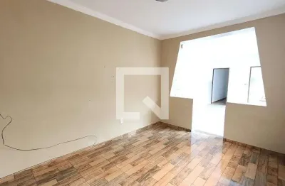 Casa com 2 quartos para alugar na Rua São Carlos, Cidade Edson, Suzano