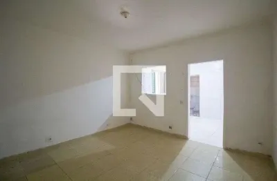 Casa com 1 quarto para alugar na Rua Isaías Coelho, Itaquera, São Paulo