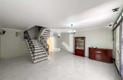 Casa com 5 quartos para alugar na Rua Budapeste, Sacomã, São Paulo