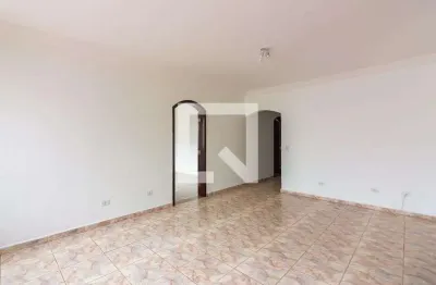Casa com 3 quartos para alugar na Rua Antônio Peres Paniágua, São Pedro, Osasco