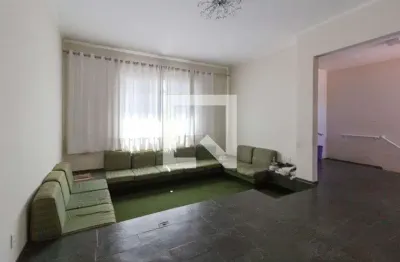 Casa com 4 quartos para alugar na Rua Leonardo Vallardi - Centro Guarulhos - Sp Brasil, Centro, Guarulhos