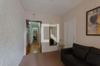 Casa com 4 quartos para alugar na Rua Alcindo Guanabara, Cambuci, São Paulo