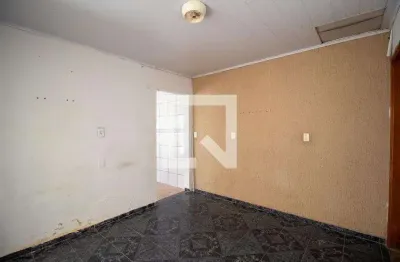 Casa para Aluguel - Vossoroca, 2 Quartos,  150 m² - Votorantim