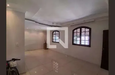 Casa com 4 quartos para alugar na Rua Júpiter, Flamengo, Contagem