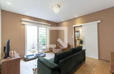 Casa com 3 quartos para alugar na Rua Coronel Américo Fontenelle, Vila Ré, São Paulo