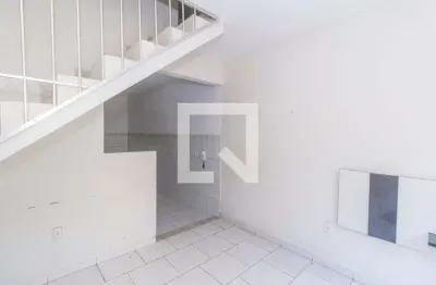 Casa para Aluguel - Marechal Hermes, 2 Quartos,  100 m² - Rio de Janeiro
