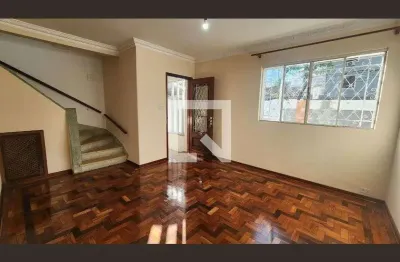 Casa com 3 quartos para alugar na Rua Guaibê, Aparecida, Santos