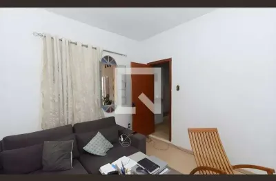 Casa com 3 quartos para alugar na Rua Felisberta Francisca de Carvalho, Glória, Contagem