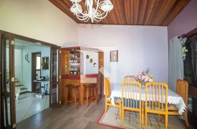 Casa para Aluguel - Vila Nova, 3 Quartos,  300 m² - Porto Alegre