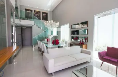 Casa para Aluguel - Jardim Karaiba, 4 Quartos,  300 m² - Uberlândia