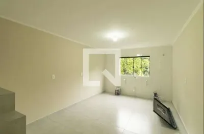 Casa com 3 quartos para alugar na R. Alberto Panek 210 - Orleans Curitiba - Pr 82310-347 Brasil, Orleans, Curitiba