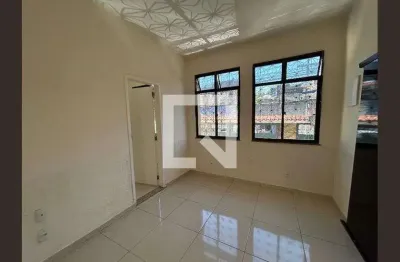 Casa com 2 quartos para alugar na Rua Clarimundo de Melo, Piedade, Rio de Janeiro