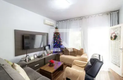 Casa com 2 quartos para alugar na Avenida Icaraí, Cristal, Porto Alegre