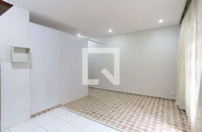 Casa com 1 quarto para alugar na Avenida Presidente Altino, Jaguaré, São Paulo