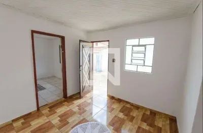Casa com 1 quarto para alugar na Rua Emíliano Scacheti, Areao, Taubaté