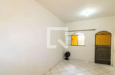 Casa para Aluguel - Campo Grande, 1 Quarto,  64 m² - Rio de Janeiro