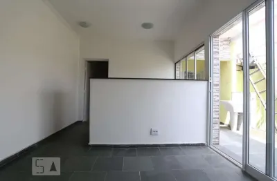 Casa com 1 quarto para alugar na Rua Dionísio Bizarro, Umuarama, Osasco