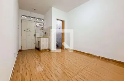 Kitnet / Stúdio para Aluguel - Liberdade, 1 Quarto,  28 m² - São Paulo