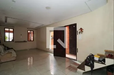 Casa para Aluguel - Parque Pinheiros, 3 Quartos,  150 m² - Taboão da Serra