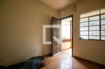 Casa para Aluguel - Parque Industrial das Oliveiras, 3 Quartos,  450 m² - Taboão da Serra