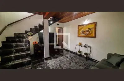 Casa com 4 quartos para alugar na Rua Benedito de Campos, Jaguaribe, Osasco