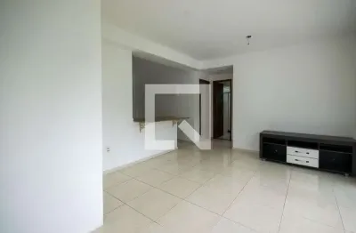 Casa com 2 quartos para alugar na Estrada Do Pau Da Fome, Taquara, Rio de Janeiro