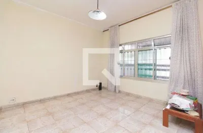 Casa com 3 quartos para alugar na Rua Umburetama, Ipiranga, São Paulo