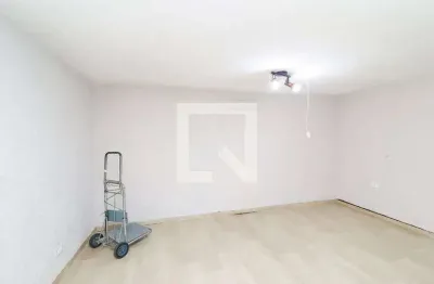 Casa para Aluguel - Parque Central, 1 Quarto,  28 m² - São Paulo