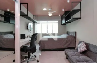 Kitnet / Stúdio para alugar na Rua Paim, Consolação, São Paulo por R$ 2.350