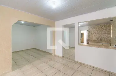 Casa com 3 quartos para alugar na Rua Sílvio Brant Correia, Vila Ema, São Paulo