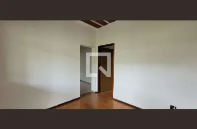 Casa com 3 quartos para alugar na Rua Pará de Minas, Guarujá, Betim