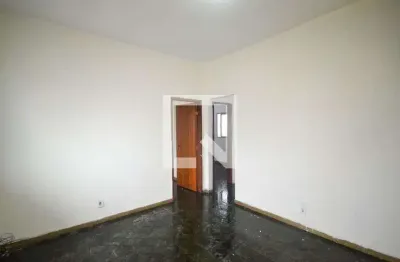 Casa com 2 quartos para alugar na Rua Dona Clara de Araújo, Vila Sueli, Nova Iguaçu