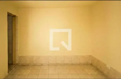 Casa com 2 quartos para alugar na Rua Lotus, Vila Ema, São Paulo