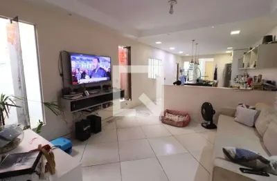 Casa com 1 quarto para alugar na Avenida João Ventura dos Santos, Helena Maria, Osasco