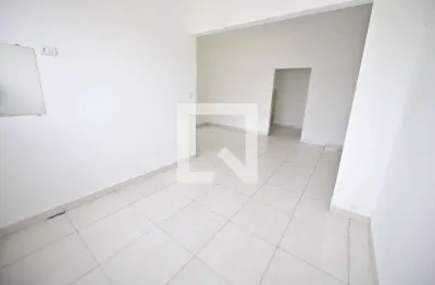Casa com 2 quartos para alugar na Rua 239, Setor Coimbra, Goiânia