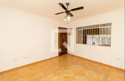 Casa com 3 quartos para alugar na Rua Araguaia Feitosa Martins, Vila Mazzei, São Paulo