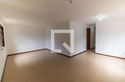 Casa com 3 quartos para alugar na Rua Roma 103 - Piratininga Niterói - Rj Brasil, Cantagalo, Niterói