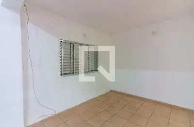 Casa com 2 quartos para alugar na Rua Antônio Peres Paniágua, Quitaúna, Osasco