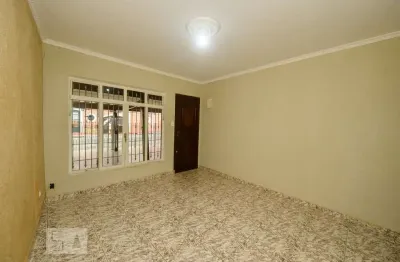 Casa com 2 quartos para alugar na Rua James Junqueira, Picanço, Guarulhos