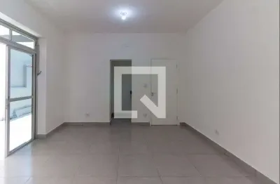 Casa com 3 quartos para alugar na Rua Albion, Lapa, São Paulo