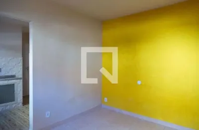 Casa com 1 quarto para alugar na Avenida Doutor Humberto Soeiro de Carvalho, Trindade, São Gonçalo