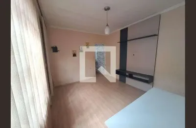 Casa com 3 quartos para alugar na Rua Padre Eustáquio, Centro, Suzano