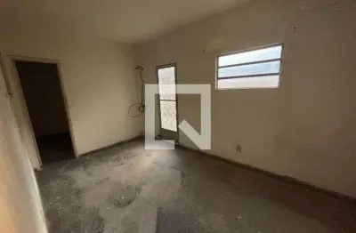 Casa para Aluguel - Bar dos Cavaleiros, 1 Quarto,  120 m² - Duque de Caxias