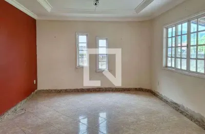 Casa com 4 quartos para alugar na Rua José Mocarzel 493 - Serra Grande Niterói - Rj Brasil, Serra Grande, Niterói