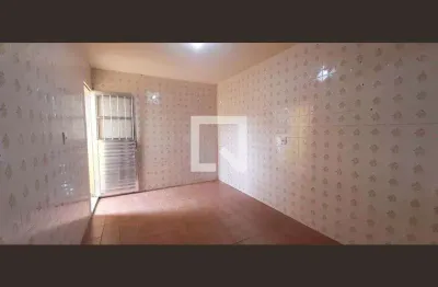 Casa com 1 quarto para alugar na Rua Manaus, Rochdale, Osasco