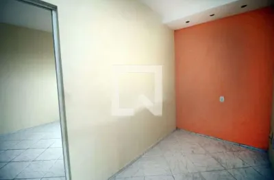 Casa com 1 quarto para alugar na Rua Engenheiro Euríco de Oliveira, Irajá, Rio de Janeiro