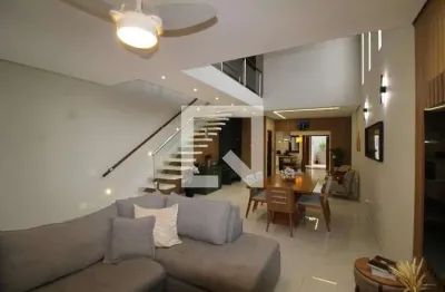 Casa com 3 quartos para alugar na Rua Durval Clemente, Água Fria, São Paulo