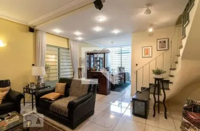 Casa com 4 quartos para alugar na Rua República do Iraque, Campo Belo, São Paulo